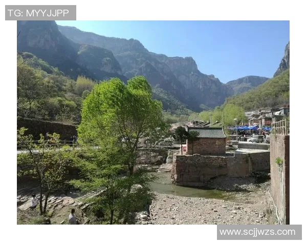 《永载史册的传奇之光献给足球巨星的荣耀之歌》 《永载史册的传奇之光献给足球巨星的荣耀之歌》