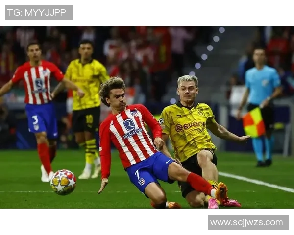 凶悍足球球星场上怒吼拼杀展现铁血精神震撼绿茵